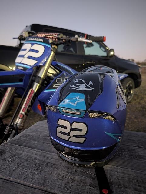 PXL 20251211 000058218.NIGHT